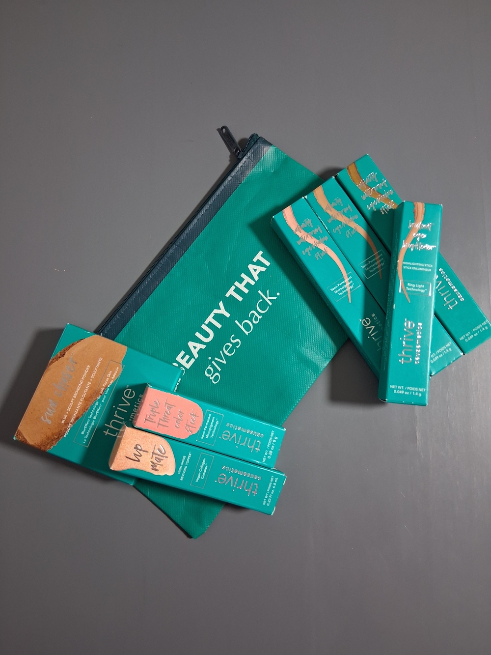 thrive causemetics Teal Beauty Zip Pouch